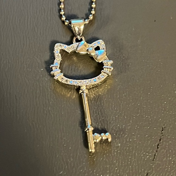 Hello Kitty Key Rhinestone Necklace - Picture 1 of 3